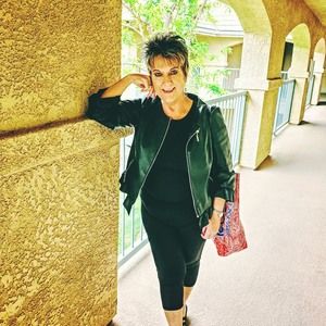 Meet your Posher, Lyn